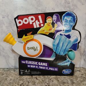 New 2018 Hasbro Gaming Bop It! Electronic Classic Game E6393 Bop Twist Pull